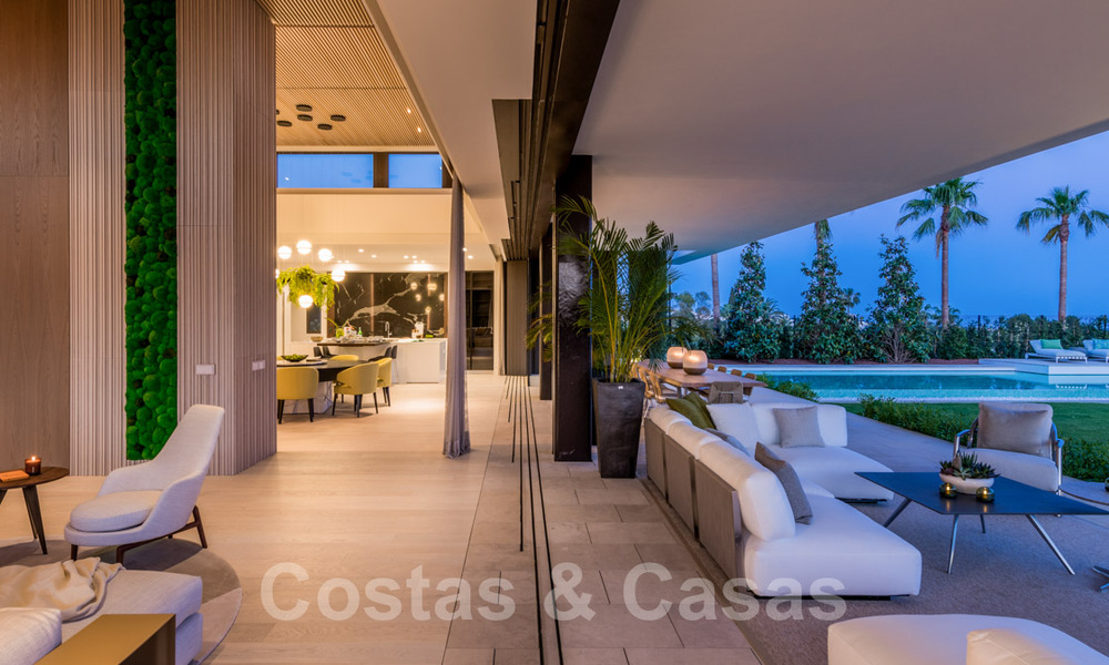 Spacieuse villa moderne à vendre avec vue spectaculaire sur la mer dans une communauté fermée à Benahavis - Marbella 40766