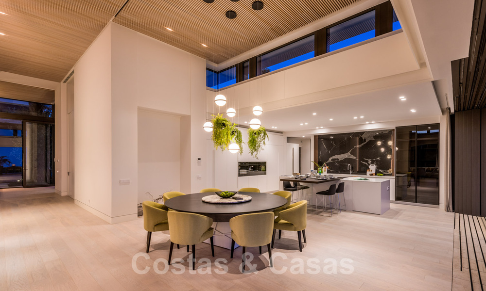 Spacieuse villa moderne à vendre avec vue spectaculaire sur la mer dans une communauté fermée à Benahavis - Marbella 40768