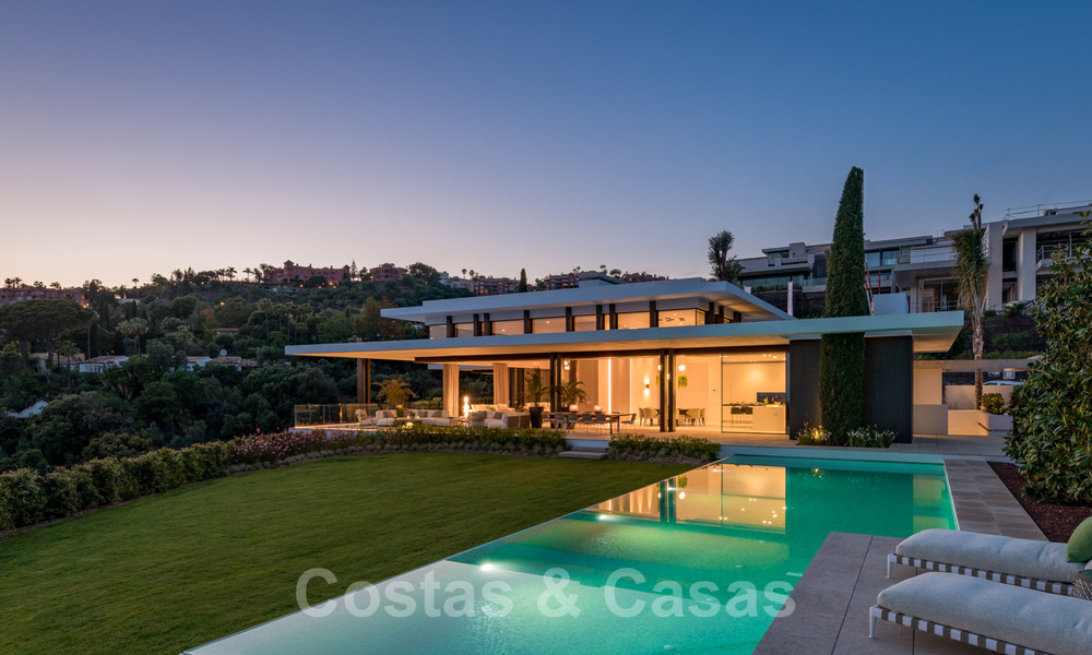 Spacieuse villa moderne à vendre avec vue spectaculaire sur la mer dans une communauté fermée à Benahavis - Marbella 40772