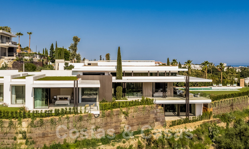 Spacieuse villa moderne à vendre avec vue spectaculaire sur la mer dans une communauté fermée à Benahavis - Marbella 40780