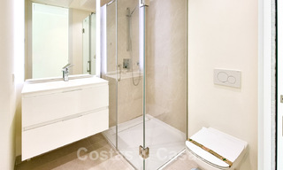 Penthouses luxueux à vendre dans un complexe reconstruit, en première ligne de la plage avec une vue imprenable sur la mer, dans le centre d'Estepona 40663 