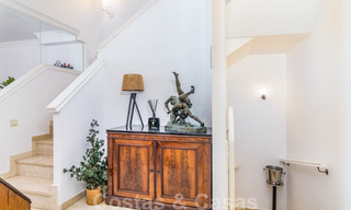 Les pieds dans l'eau! Maison de ville à vendre, en première ligne de plage et à distance de marche du centre d'Estepona 40831 