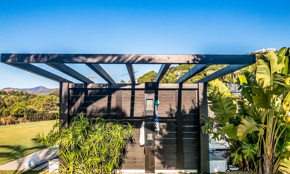 Vente d'une villa de luxe avec vue panoramique sur la mer dans un prestigieux complexe de golf à Benahavis - Marbella 40936