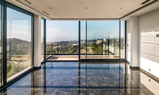 Vente d'une villa de luxe avec vue panoramique sur la mer dans un prestigieux complexe de golf à Benahavis - Marbella 40939 