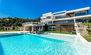 Vente d'une villa de luxe avec vue panoramique sur la mer dans un prestigieux complexe de golf à Benahavis - Marbella 40943 