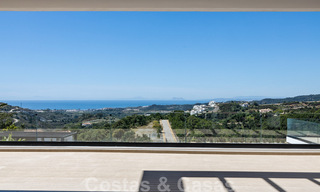 Vente d'une villa de luxe avec vue panoramique sur la mer dans un prestigieux complexe de golf à Benahavis - Marbella 40951 