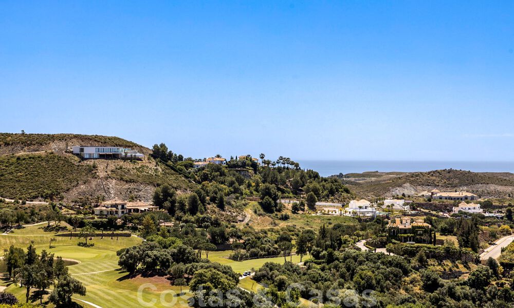 Vente d'une villa de luxe avec vue panoramique sur la mer dans un prestigieux complexe de golf à Benahavis - Marbella 40953