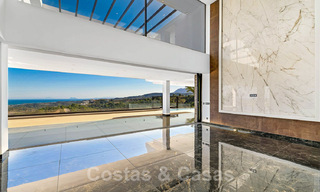 Vente d'une villa de luxe avec vue panoramique sur la mer dans un prestigieux complexe de golf à Benahavis - Marbella 40956 