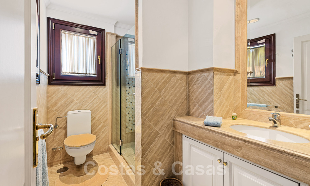 Appartement de luxe à vendre dans une communauté fermée, à proximité du centre de Marbella 40961