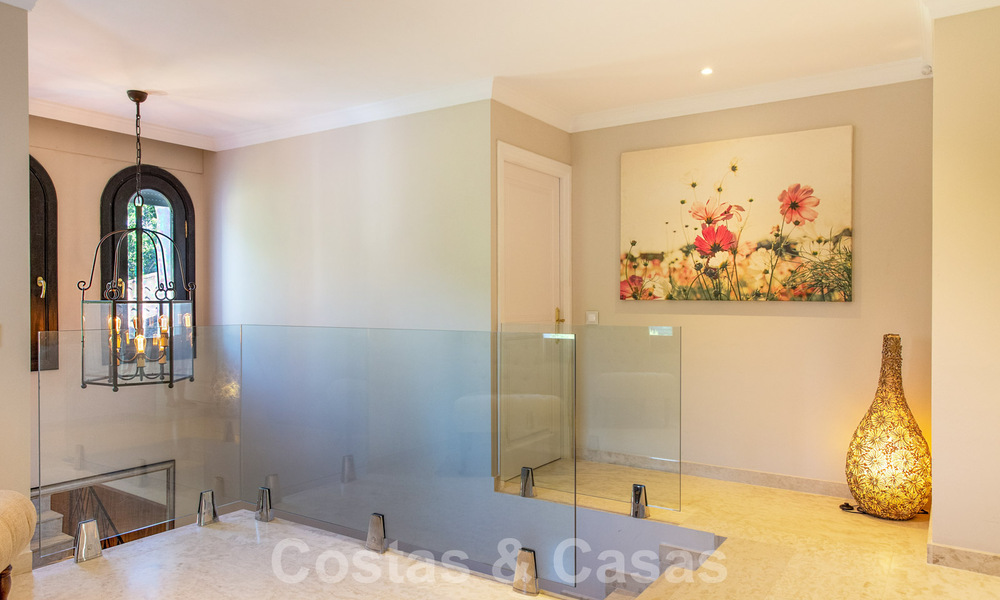 Villa contemporaine, méditerranéenne, de luxe à vendre dans la vallée du golf de Nueva Andalucia, Marbella 41010