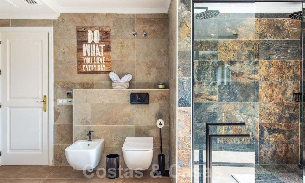 Villa contemporaine, méditerranéenne, de luxe à vendre dans la vallée du golf de Nueva Andalucia, Marbella 41018