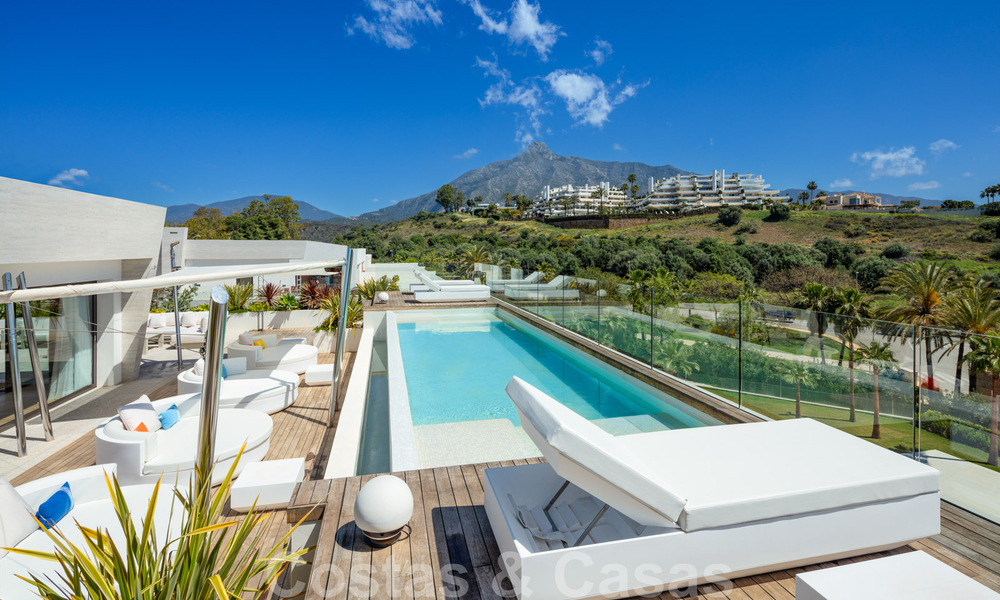 Luxueux penthouse exclusif avec une immense solarium et une piscine privée à vendre à Marbella, Golden Mile 41108