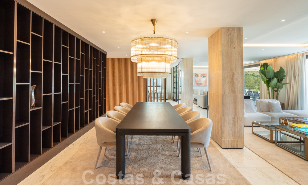 Luxueux penthouse exclusif avec une immense solarium et une piscine privée à vendre à Marbella, Golden Mile 41118