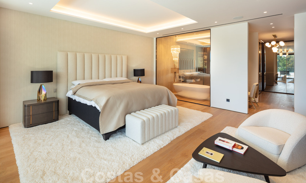 Luxueux penthouse exclusif avec une immense solarium et une piscine privée à vendre à Marbella, Golden Mile 41120