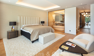 Luxueux penthouse exclusif avec une immense solarium et une piscine privée à vendre à Marbella, Golden Mile 41120 