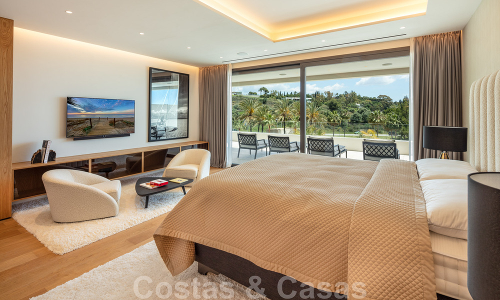 Luxueux penthouse exclusif avec une immense solarium et une piscine privée à vendre à Marbella, Golden Mile 41121