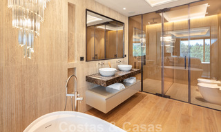 Luxueux penthouse exclusif avec une immense solarium et une piscine privée à vendre à Marbella, Golden Mile 41123 