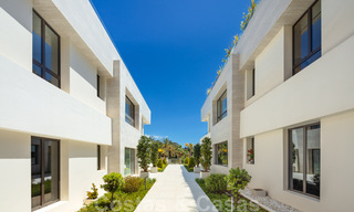 Luxueux penthouse exclusif avec une immense solarium et une piscine privée à vendre à Marbella, Golden Mile 41126 