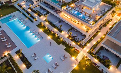 Luxueux penthouse exclusif avec une immense solarium et une piscine privée à vendre à Marbella, Golden Mile 41132