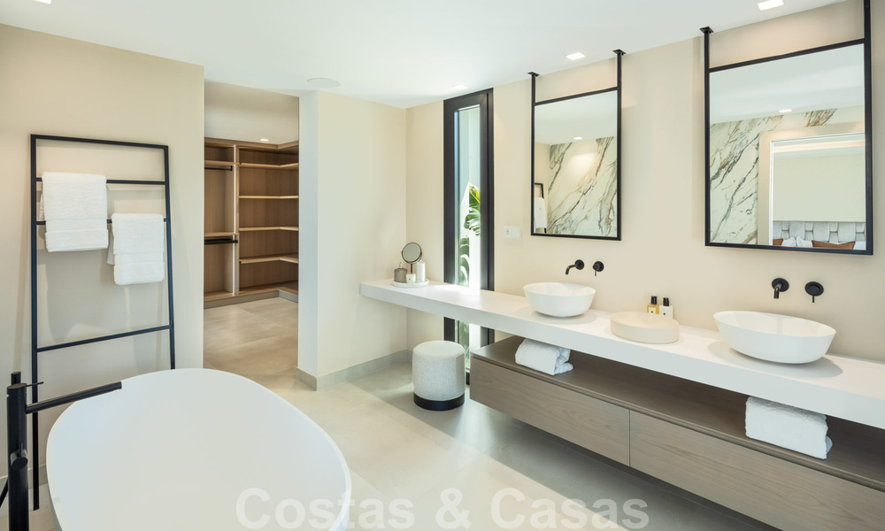 Villa contemporaine de luxe à vendre avec vue panoramique sur la mer et la montagne La Concha, sur la Golden Mile de Marbella 41309