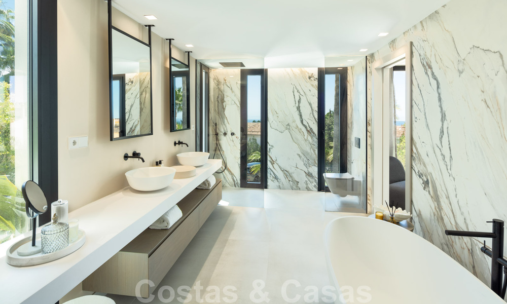 Villa contemporaine de luxe à vendre avec vue panoramique sur la mer et la montagne La Concha, sur la Golden Mile de Marbella 41310