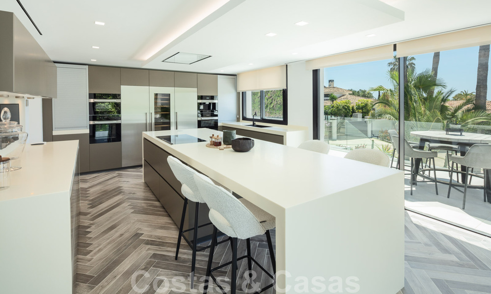 Villa contemporaine de luxe à vendre avec vue panoramique sur la mer et la montagne La Concha, sur la Golden Mile de Marbella 41316