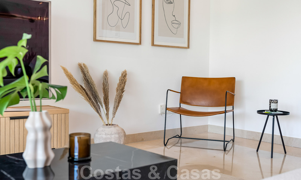 Appartement moderne et rénové à vendre avec une grande terrasse à Nueva Andalucia, Marbella 41352