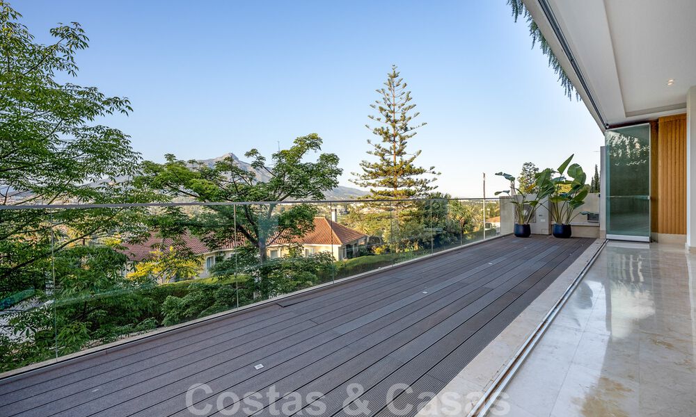 Appartement moderne et rénové à vendre avec une grande terrasse à Nueva Andalucia, Marbella 41356