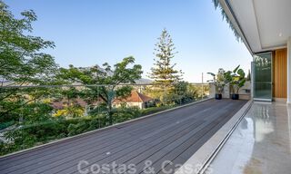 Appartement moderne et rénové à vendre avec une grande terrasse à Nueva Andalucia, Marbella 41356 