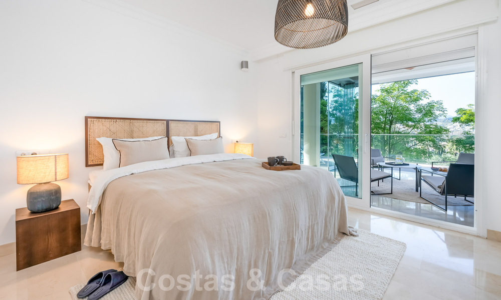 Appartement moderne et rénové à vendre avec une grande terrasse à Nueva Andalucia, Marbella 41365