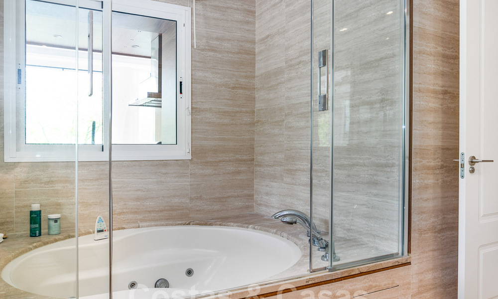 Appartement moderne et rénové à vendre avec une grande terrasse à Nueva Andalucia, Marbella 41375