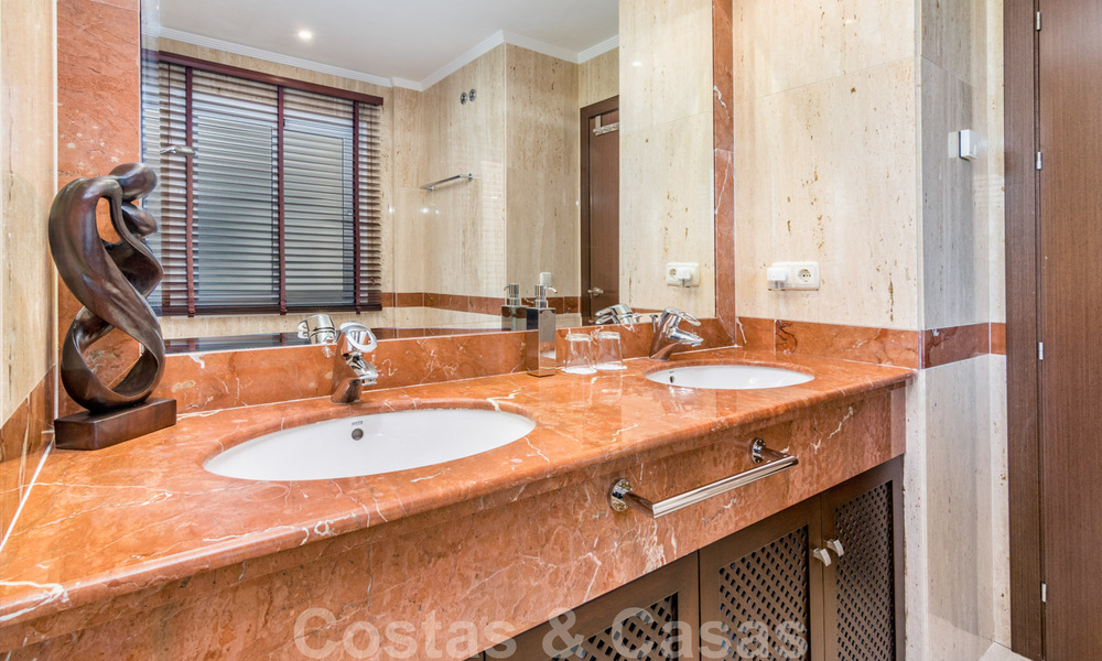 Luxueux penthouse en duplex à vendre avec vue panoramique sur la mer à Benahavis – Marbella 41484