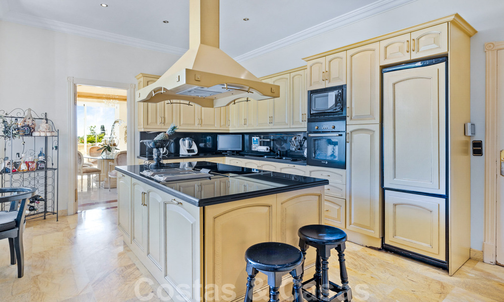 Vente d'une villa espagnole de luxe, avec vue sur la campagne et la mer, à Marbella - Benahavis 41521