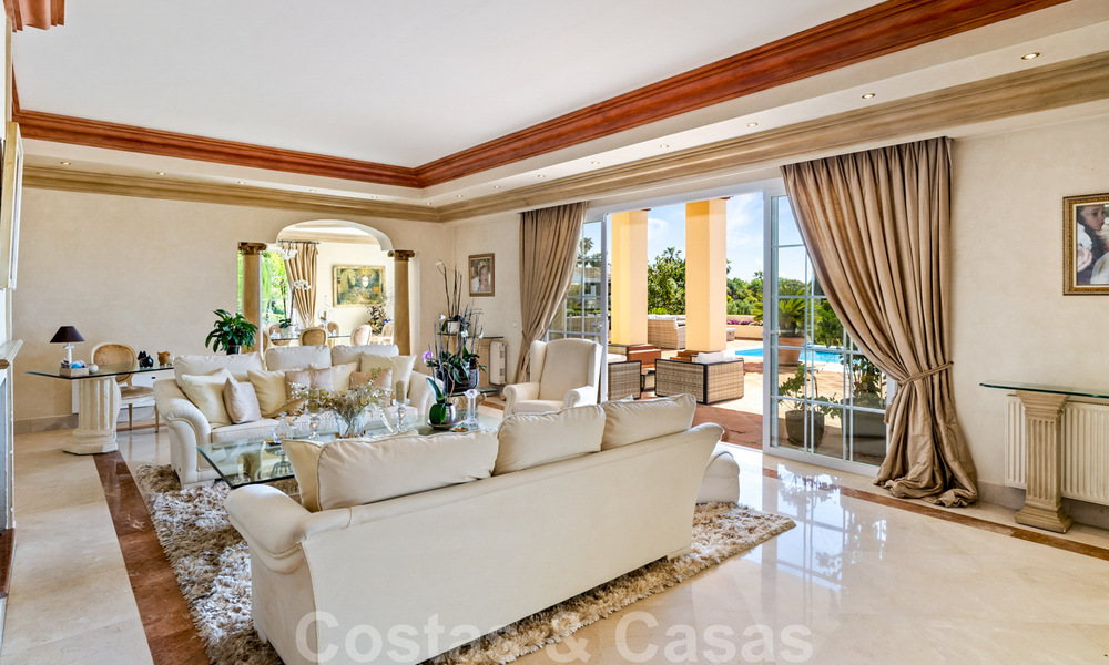 Vente d'une villa espagnole de luxe, avec vue sur la campagne et la mer, à Marbella - Benahavis 41523