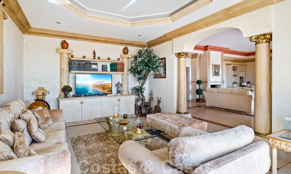 Vente d'une villa espagnole de luxe, avec vue sur la campagne et la mer, à Marbella - Benahavis 41526
