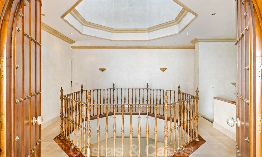 Vente d'une villa espagnole de luxe, avec vue sur la campagne et la mer, à Marbella - Benahavis 41535