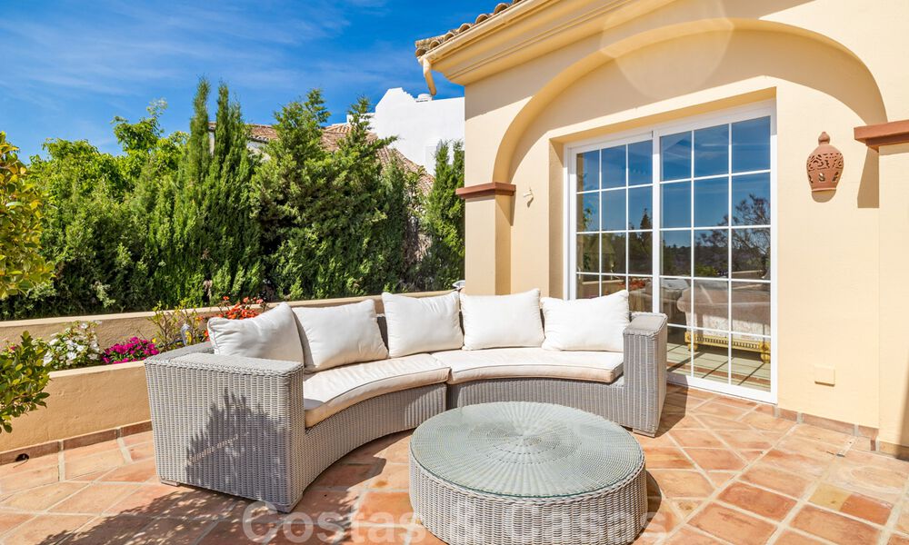 Vente d'une villa espagnole de luxe, avec vue sur la campagne et la mer, à Marbella - Benahavis 41541