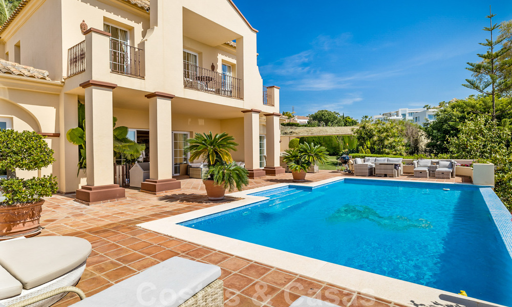 Vente d'une villa espagnole de luxe, avec vue sur la campagne et la mer, à Marbella - Benahavis 41543