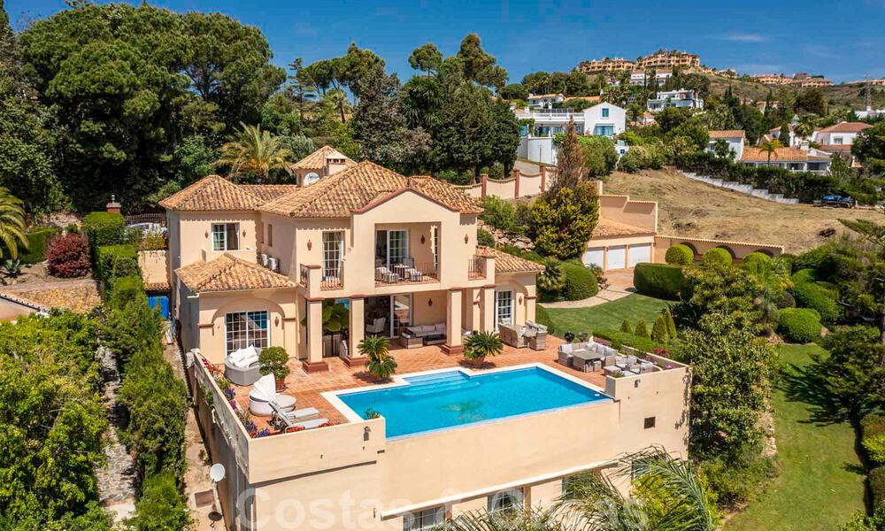 Vente d'une villa espagnole de luxe, avec vue sur la campagne et la mer, à Marbella - Benahavis 41567
