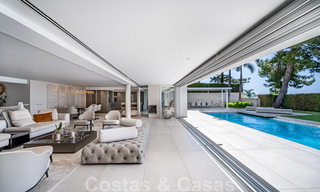 Magnifique villa à vendre, rénovée dans un style luxueux et moderne, sur le Golden Mile à Marbella 41685 