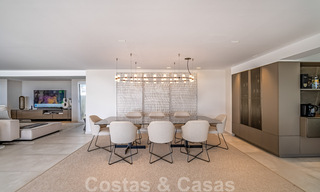 Magnifique villa à vendre, rénovée dans un style luxueux et moderne, sur le Golden Mile à Marbella 41686 