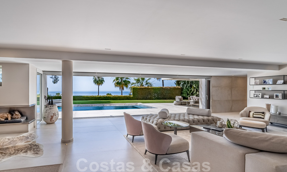 Magnifique villa à vendre, rénovée dans un style luxueux et moderne, sur le Golden Mile à Marbella 41687