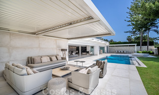Magnifique villa à vendre, rénovée dans un style luxueux et moderne, sur le Golden Mile à Marbella 41688 