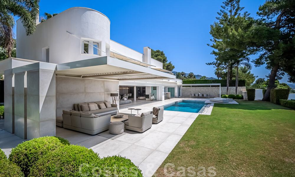 Magnifique villa à vendre, rénovée dans un style luxueux et moderne, sur le Golden Mile à Marbella 41694