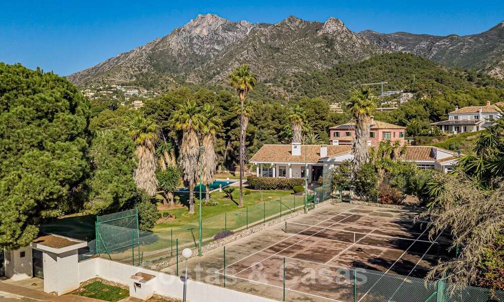 Charmante villa à vendre sur un grand terrain avec vue sur la mer dans un quartier calme à proximité du centre de Marbella 41784