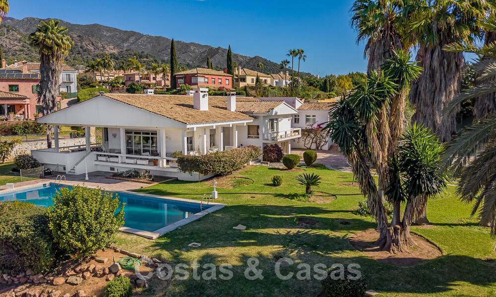 Charmante villa à vendre sur un grand terrain avec vue sur la mer dans un quartier calme à proximité du centre de Marbella 41785