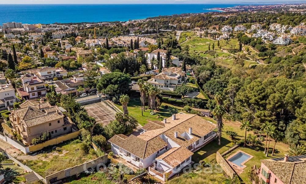 Charmante villa à vendre sur un grand terrain avec vue sur la mer dans un quartier calme à proximité du centre de Marbella 41786