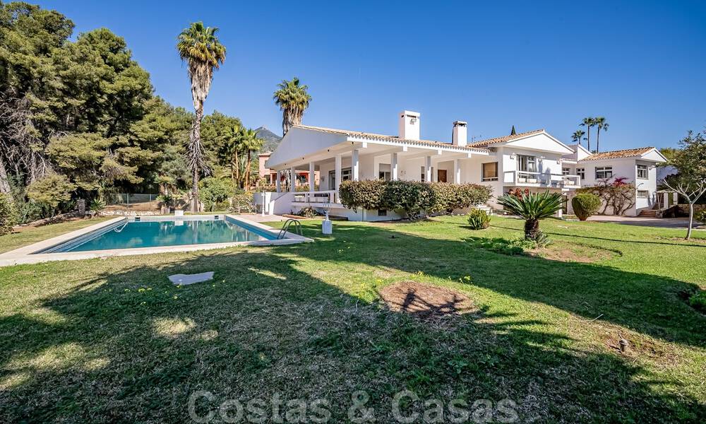 Charmante villa à vendre sur un grand terrain avec vue sur la mer dans un quartier calme à proximité du centre de Marbella 41789