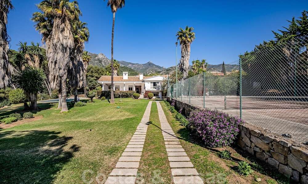 Charmante villa à vendre sur un grand terrain avec vue sur la mer dans un quartier calme à proximité du centre de Marbella 41790