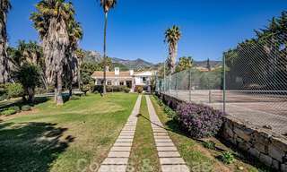 Charmante villa à vendre sur un grand terrain avec vue sur la mer dans un quartier calme à proximité du centre de Marbella 41790 